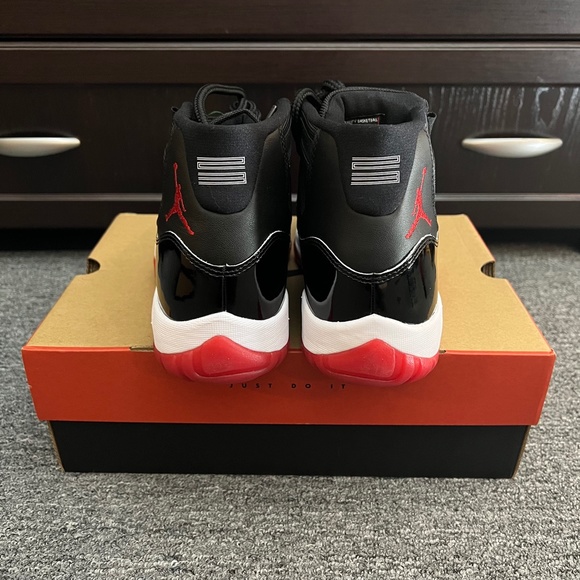 NIKE 2019 Air Jordan 11 Retro Playoffs Bred 9.5 NIB main image 11